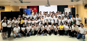 Standard Chartered empowers Vietnamese youth with financial education