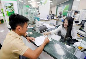 Market rebounds on back of Vietcombank