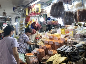 Traditional markets in HCM City work hard to survive