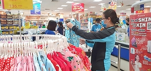 Vietnamese businesses seek to retain domestic customers