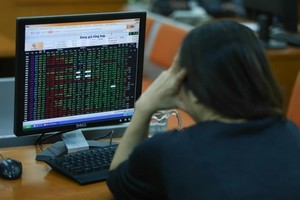 Market shows lack of consensus near VN-Index resistance at 1,300 points