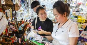 Small traders turn to Chinese products