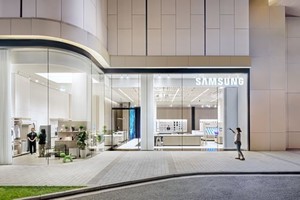 Samsung opens new store in Hà Nội