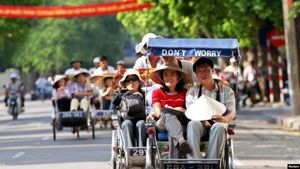 Chinese enjoy Việt Nam during Lunar New Year