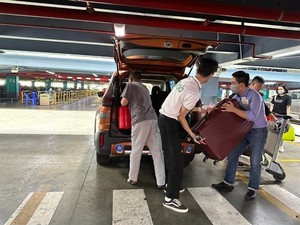 Grab Vietnam ramps up innovations to enhance service at airports, transport stations