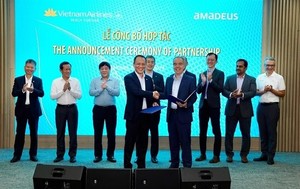 Vietnam Airlines operates new passenger service system