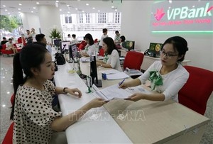 VN-Index soars above 1,300 points