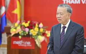 Metfone – a typical model for Việt Nam-Cambodia economic cooperation: President