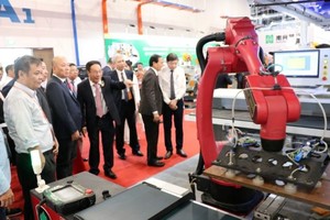 Int’l woodworking machinery expo opens in Bình Dương Province