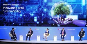 Việt Nam a shining star in ASEAN: bank executives