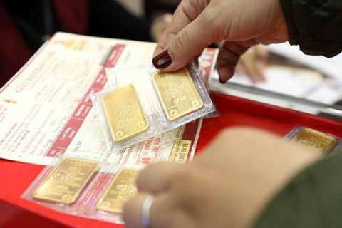 Proposal of compulsory non-cash payment for gold transactions causes a stir